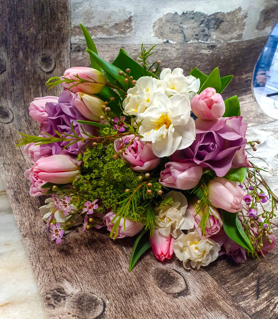 Pure-Flower-Florist-Blommor-Ekerö-Skå-bukett-brudbukett-bröllopsblommor